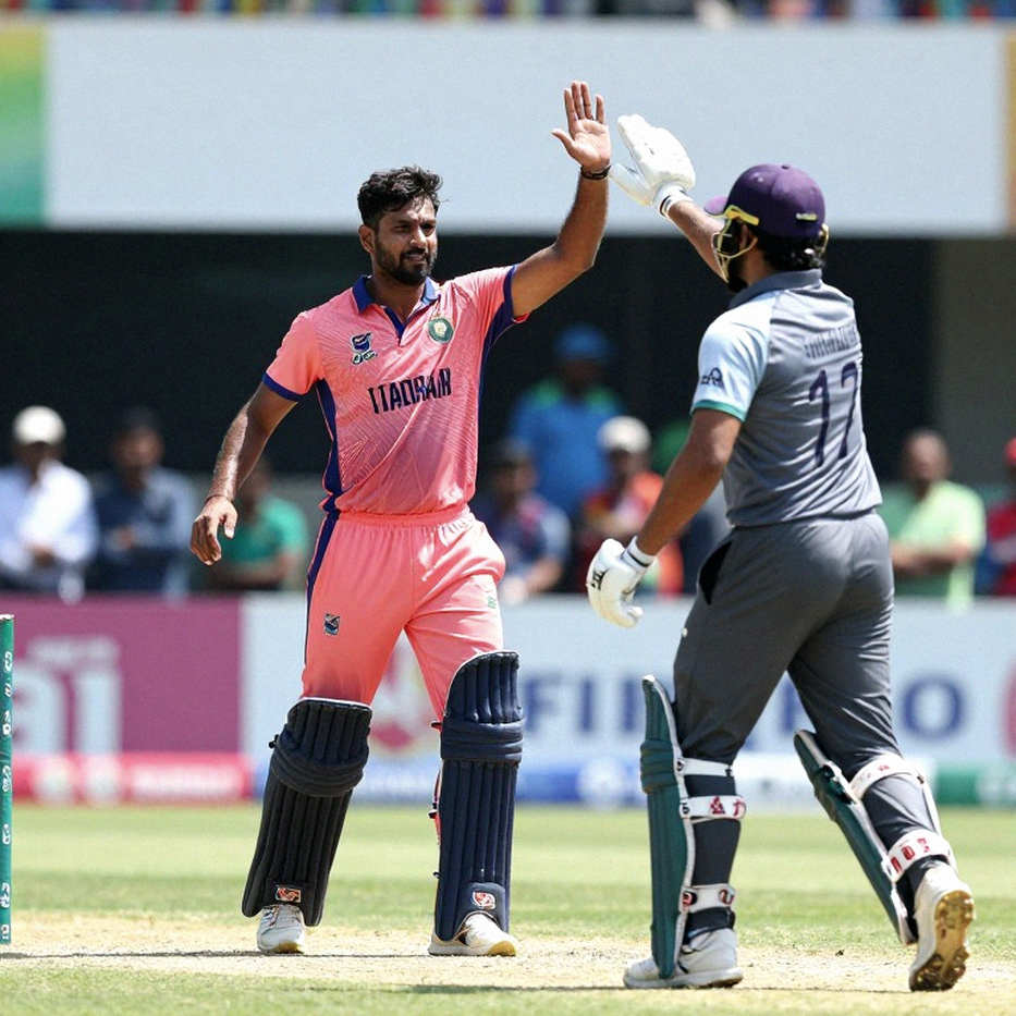 খাতার অদৃশ্য পাতায় ট্রান্সফার উইন্ডো: কাউন্টি ক্রিকেটের লেজার যেভাবে ম্যাচের ফল আগেই লিখে রাখে