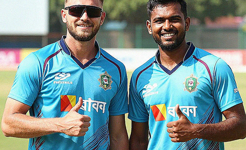 মিরপুর প্রথম দিন: সাদমানের ৯৯, হৃদয়ের ইনজুরি আর পিচের একটি স্বীকারোক্তি
